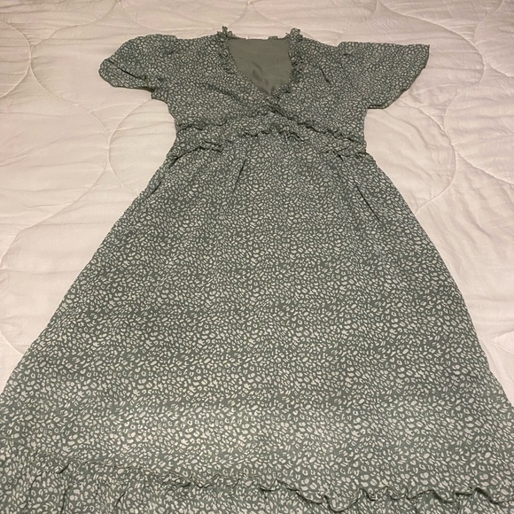 KIRUNDO Womens summer casual ruffle short sleeve deep v neck Dress - Picture 2 of 6